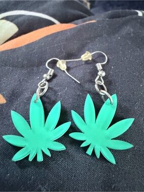 Green Leaf Drop Earrings - Unbranded Women's Jewelry